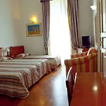 Acropoli Nocleg ze śniadaniem 3*